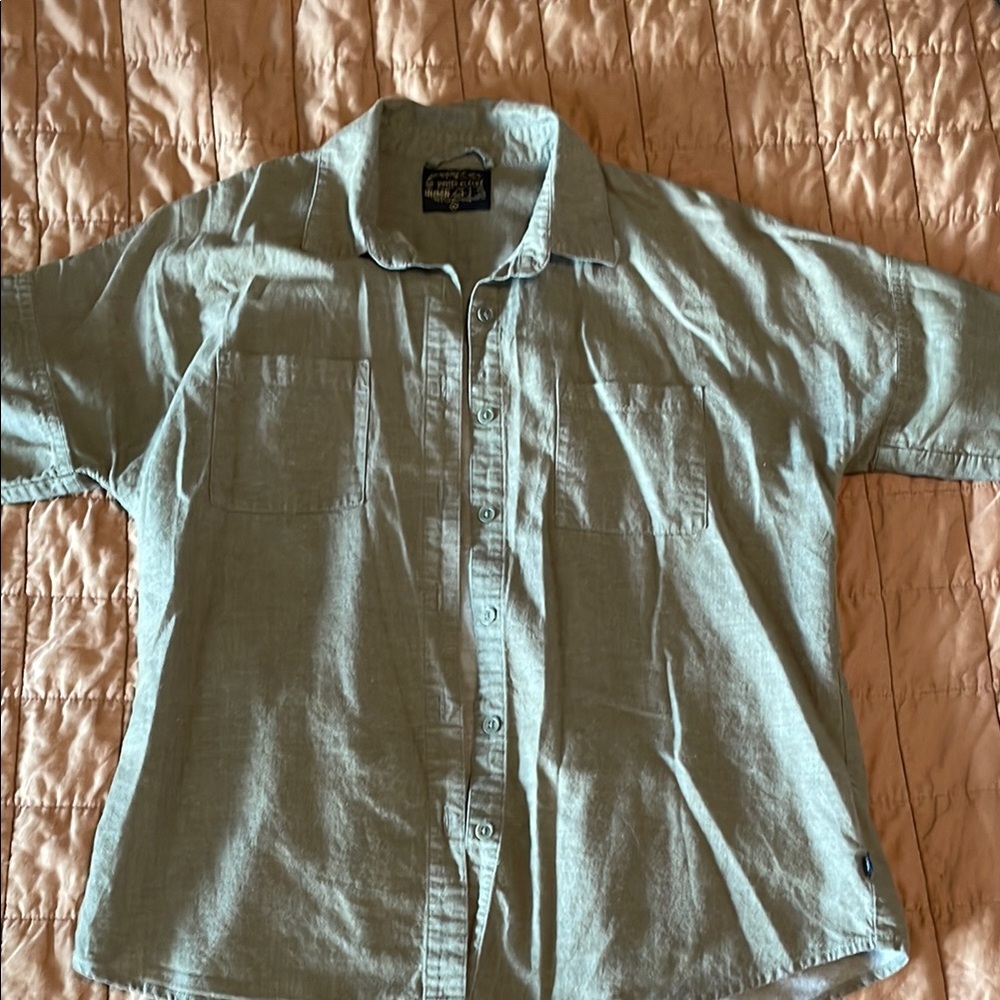 United By Blue short-sleeved women’s button up green - medium